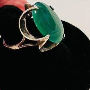 Green Onyx Cabochon in 925 Silver Setting Swirl Design Vintage Era Size 5 1/2
